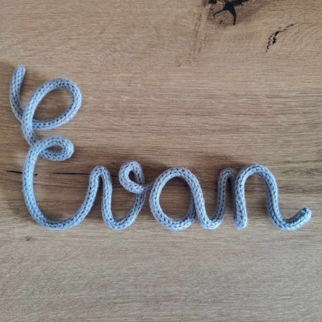 suspension prenom en tricotin evan