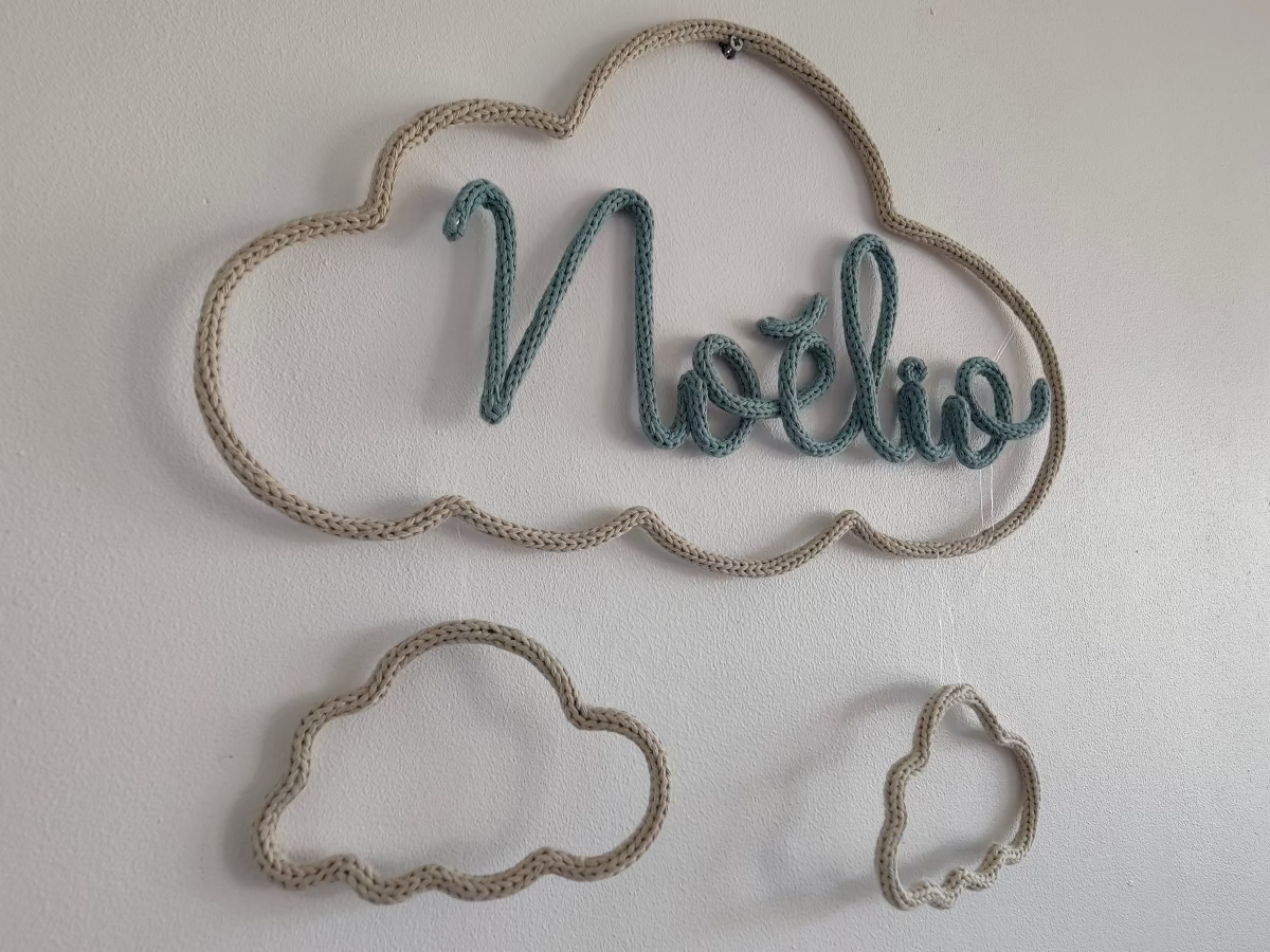 suspension tricotin nuage avec prenom et petit nuage