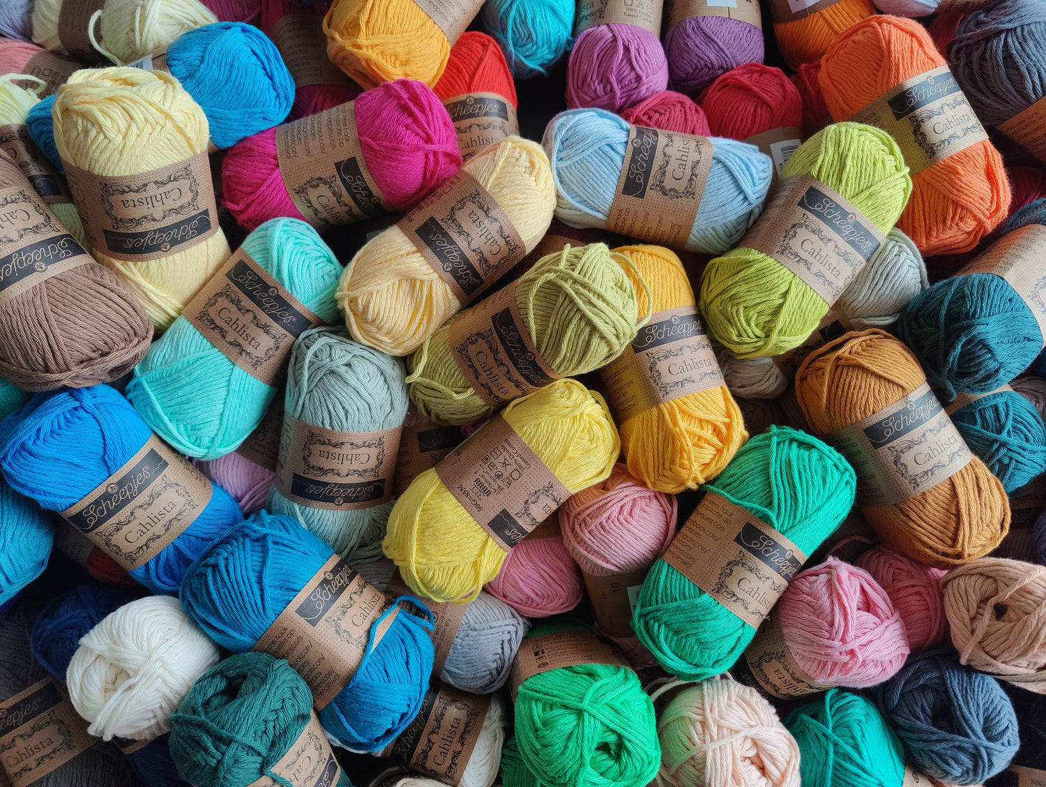 Fils Scheepjes doux et colorés pour créations bohèmes en tricotin. Idéal pour déco enfant, crochet et DIY. Envoi rapide, sélection créatrice.