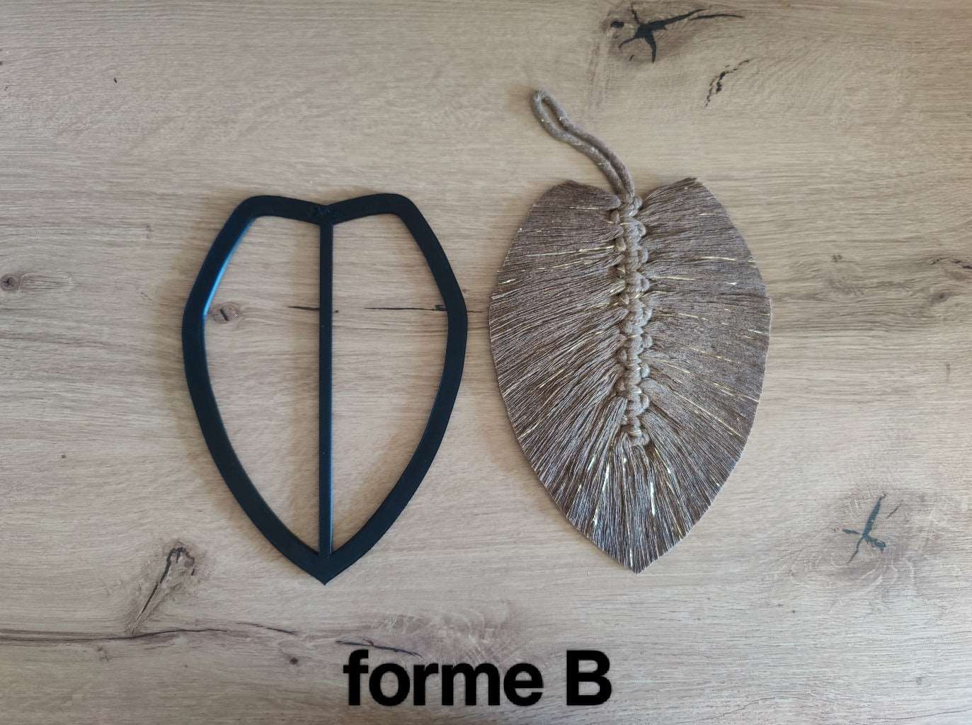 Gabarit patron de coupe feuille plume en macramé forme B