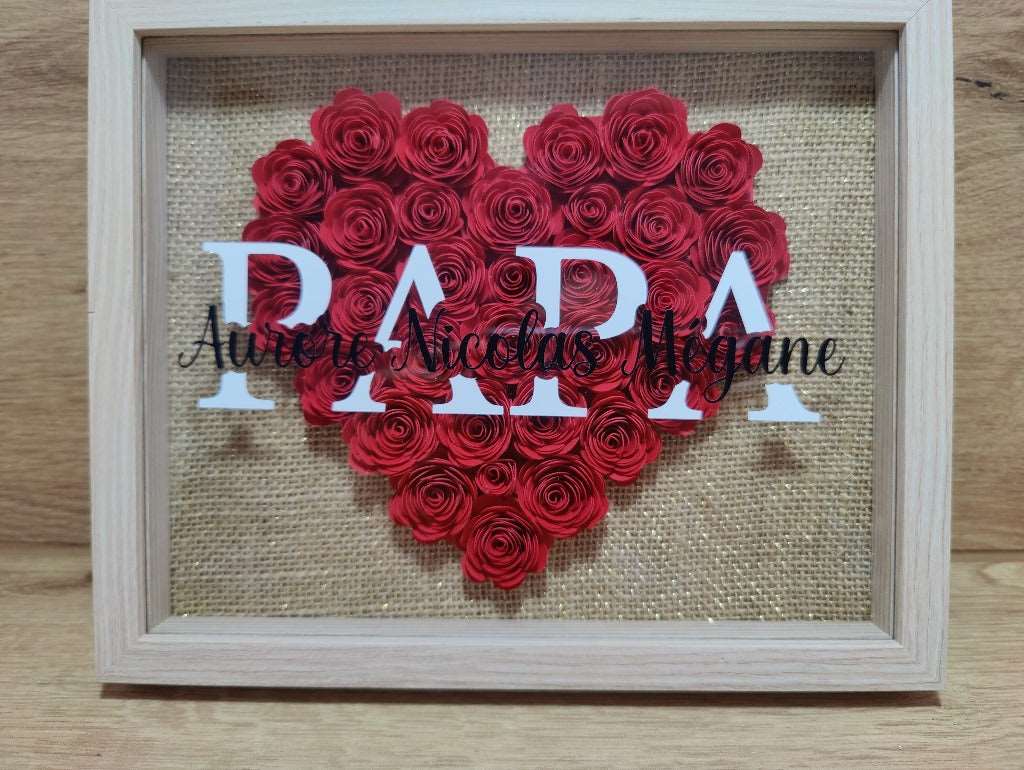 Cadre avec coeur avec coeur fleuri papa  avec prénoms des enfants meacrea 