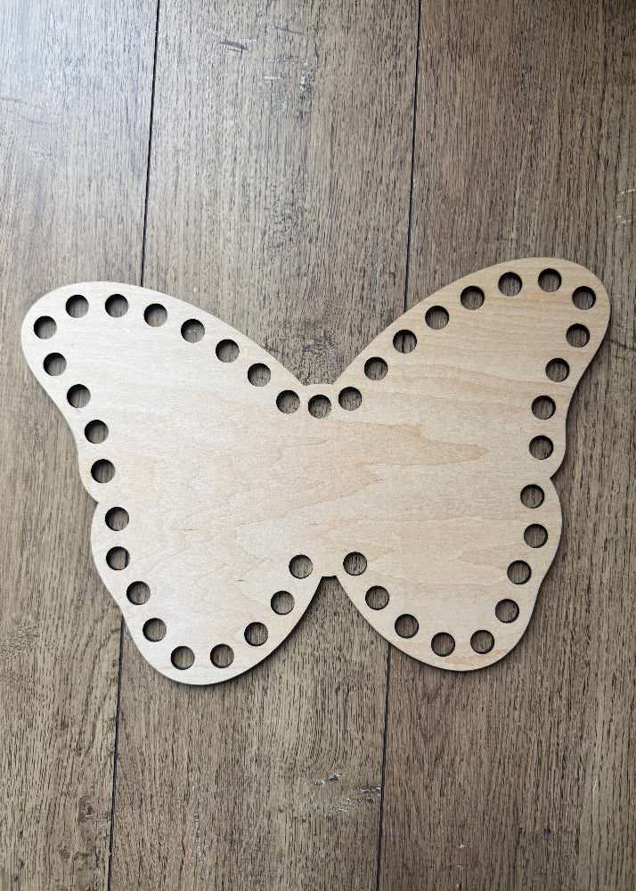 Fond de panier papillon en bois pour crochet et macramé, support DIY découpé au laser par MeaCrea.