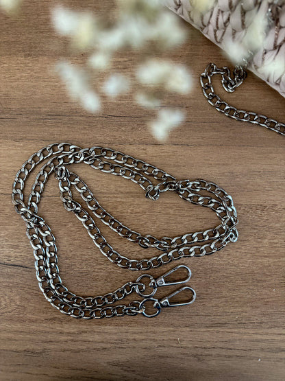 Sangles de sac en métal argenté avec mousquetons pour sac crochet ou macramé DIY.